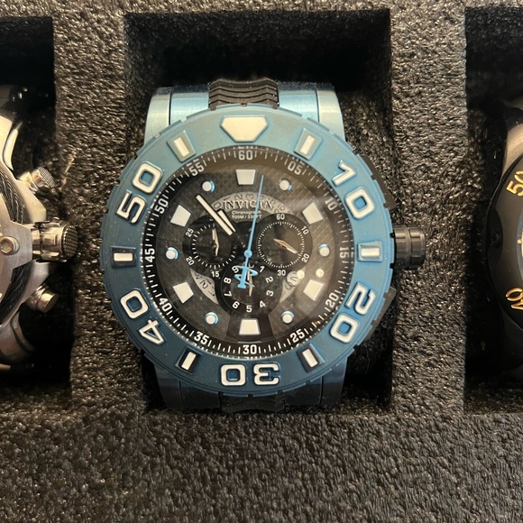 Invicta Bolt, Reserve Ocean Hawk, and Reserve Venom Men's Watches - Picture 6 of 7